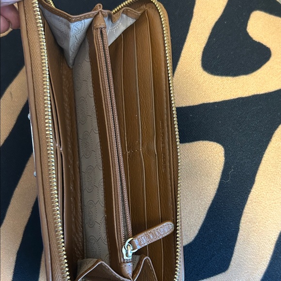 Michael Kors Tan Quilted Wallet - Picture 2 of 5